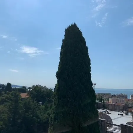 Studio Vue Mer Au Calme Proche Des Plages Apartment *